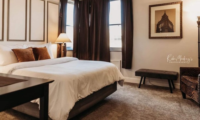 Bartlesville Apartment | 116 · Timeless #116 - Hotel Phillips