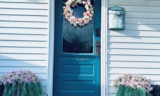 Williamstown House | 11am checkout! Charming modern vintage cottage 4 mins to the ARK! Coffee Bar!