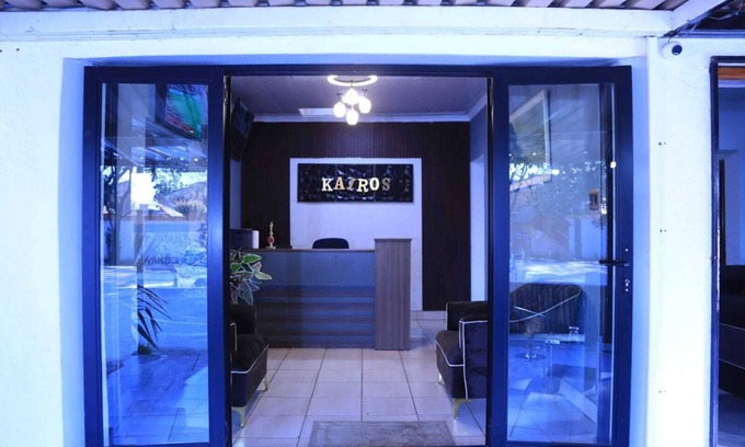 Bedfordview Bed & Breakfast | 12-bedroom bed guest house in charming Bedfordvew with WiFi, AC