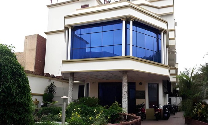 Talcher Hotel | 12 m² Hotel ∙ 3 guests