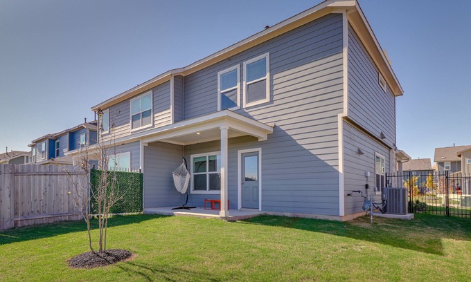 Stony Ridge North House | 12 Mi to Dtwn Austin: Quiet Home w/Patio & Yard
