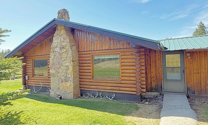 Custer Cabin | 12 Mile Ranch Historic Cabin Surrounded by National Forest