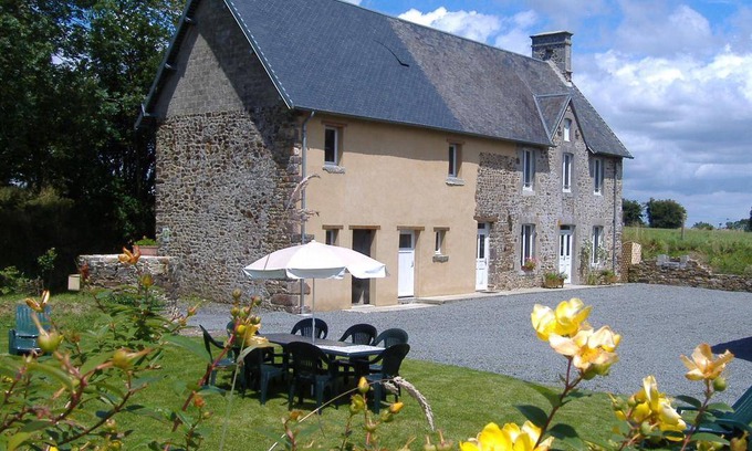 St-Denis-le-Vetu House | 120 m² Gîte ∙ 3 bedrooms ∙ 6 guests