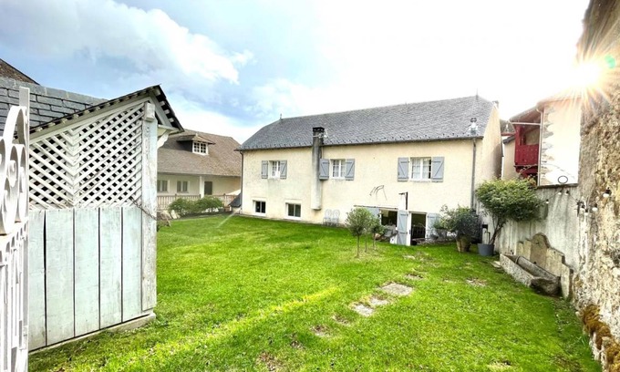 Larrau House | 120 m² Gîte ∙ 3 bedrooms ∙ 6 guests