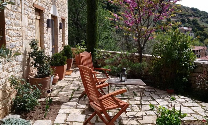 Vrousti House | 120 m² House ∙ 1 bedroom ∙ 3 guests