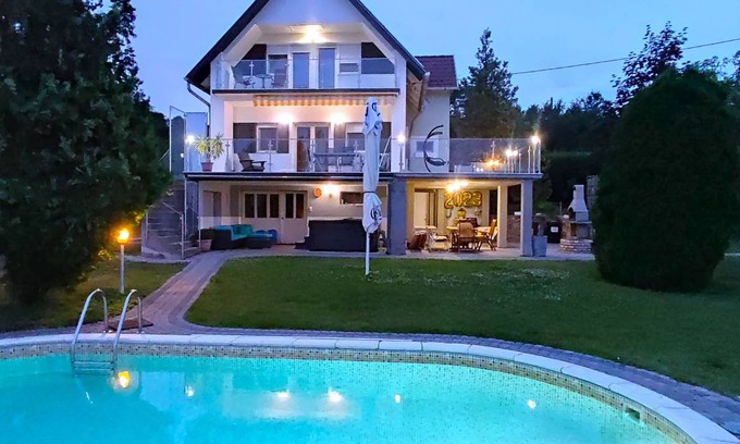 Velence House | 120 m² House ∙ 4 bedrooms ∙ 10 guests