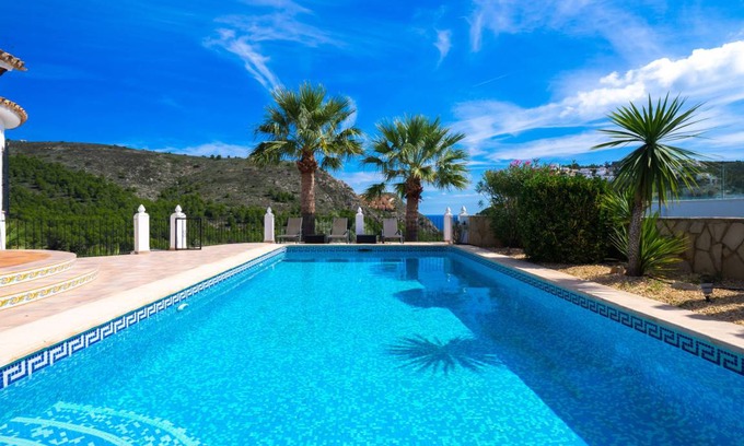 Arnella Villa | 120 m² Villa ∙ 5 bedrooms ∙ 10 guests