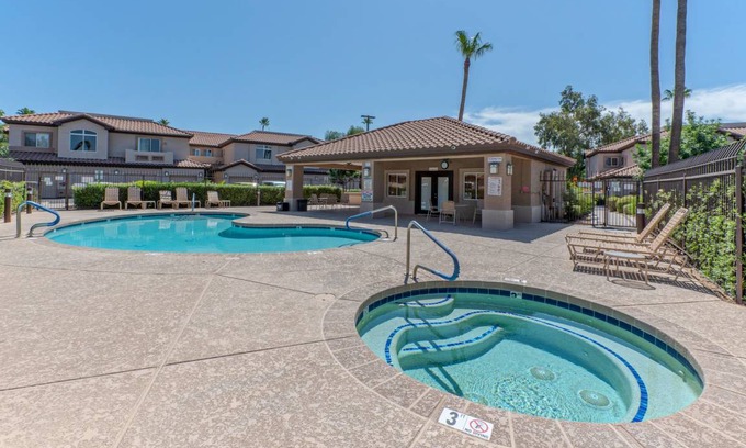 Superstition Lakes Condo | 121 m² Condo ∙ 2 bedrooms ∙ 6 guests