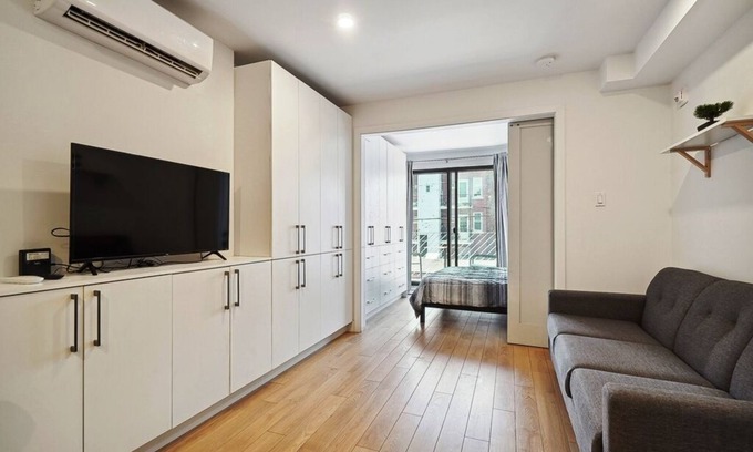 Hochelaga-Maisonneuve Apartment | #122 Spacious, AC, Great Location with Balcony