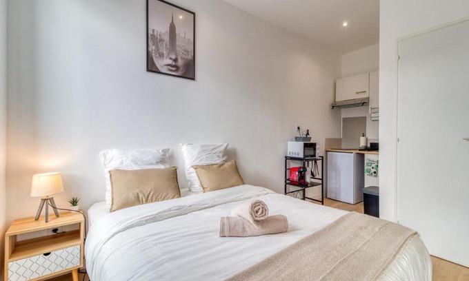 Cambrai Apartment | 1225Location