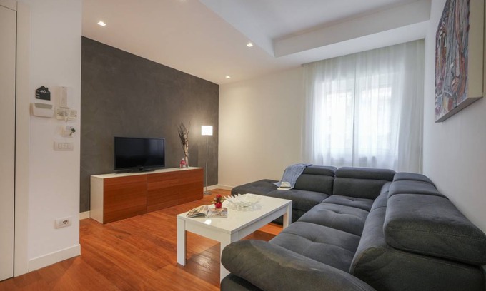 Municipio 2 Apartment | 123 m² Apartment ∙ 3 bedrooms ∙ 6 guests