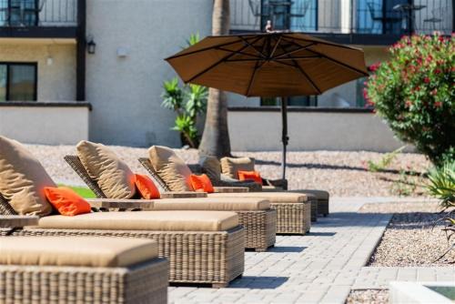 South Scottsdale Apartment | 124 Fully Furnished 1BR Suite-Prime Location