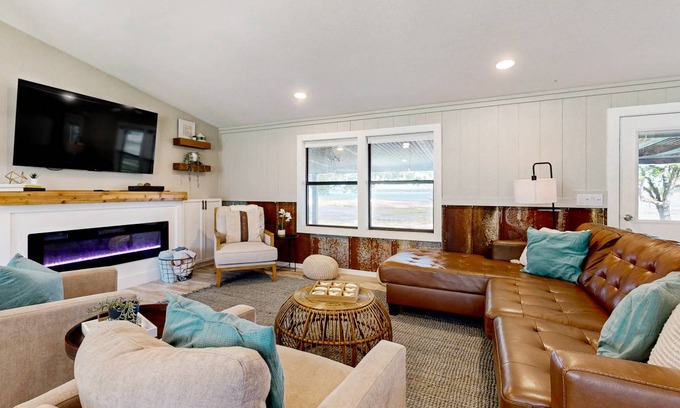 Burnet House | 125 m² Mobile home ∙ 3 bedrooms ∙ 8 guests