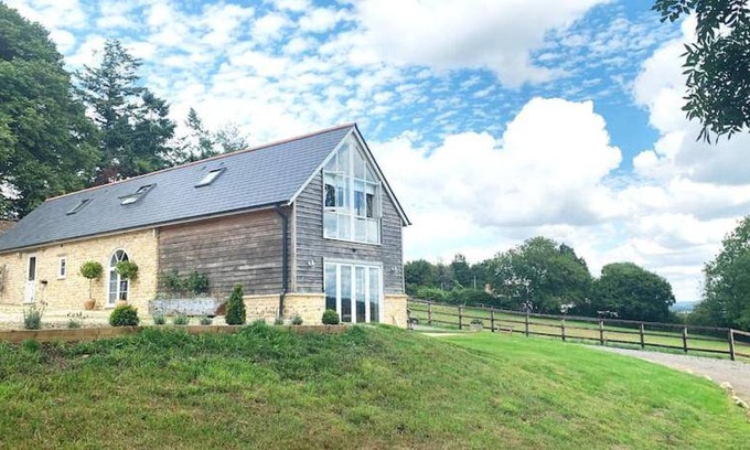 Gillingham House | 126 m² House ∙ 2 bedrooms ∙ 6 guests