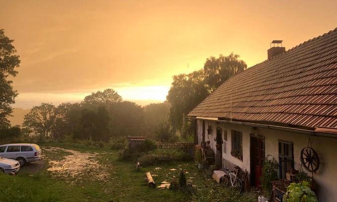Jistebnice House | 127 let stará chalupa se spaním na peci a finskou saunou