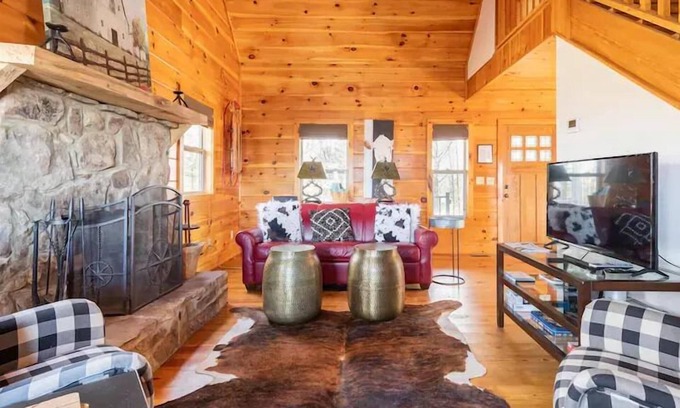 Mentone House | $129 August Mid-Week SALE!Brow-HotTub-GR8Coffee-Pet-New Bath