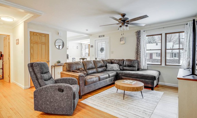 Warrensburg House | 129 m² House ∙ 3 bedrooms ∙ 9 guests