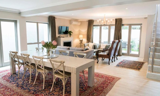 Stellenbosch Central Villa | 13 La Gratitude Luxury Apartment-with backup power for loadshedding
