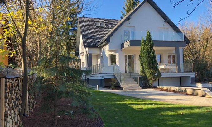 Budaliget Apartment | 130 m² Apartment ∙ 3 bedrooms ∙ 6 guests
