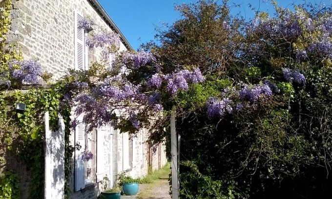 Fontenay-sur-Mer House | 130 m² House ∙ 3 bedrooms ∙ 5 guests