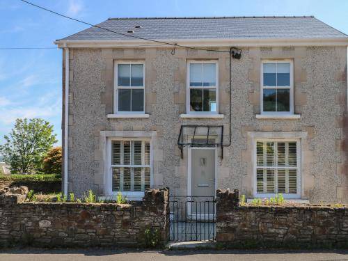 Llanrhidian Higher House | 130 m² House ∙ 3 bedrooms ∙ 5 guests