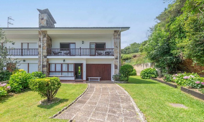 Llanes House | 130 m² House ∙ 3 bedrooms ∙ 6 guests