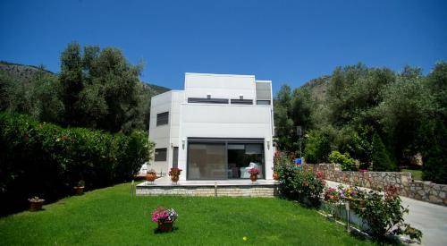 Plataria Villa | 130 m² Villa ∙ 4 bedrooms ∙ 8 guests