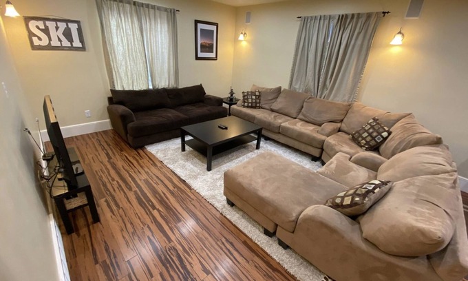 Cottonwood Heights Apartment | 1300 sq foot private apartment for a world class Utah ski trip!