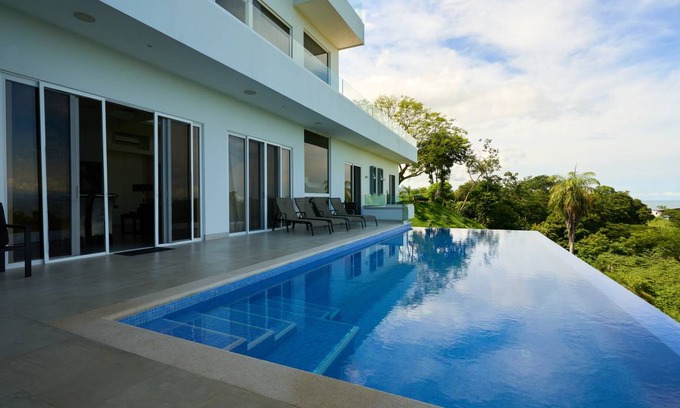 Tarcoles Condo | 1301 m² Condo ∙ 7 bedrooms ∙ 14 guests