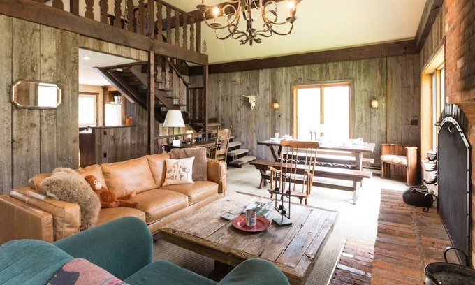 Grey Highlands Ski Chalet | 131 Pioneer Drive · The Perfect Getaway - Luxury Chalet - 4 Bedrooms