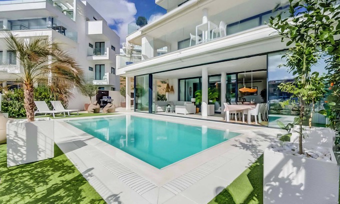 Fuengirola Apartment | 131 - Stunning Luxury Apartment with Private Pool and Views, El Higueron