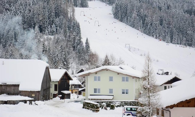 Russbach am Pass Gschuett Apartment | 135 m² Apartment ∙ 4 bedrooms ∙ 8 guests