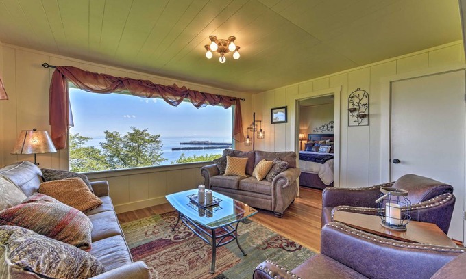 Port Angeles House | 136 m² House ∙ 3 bedrooms ∙ 6 guests
