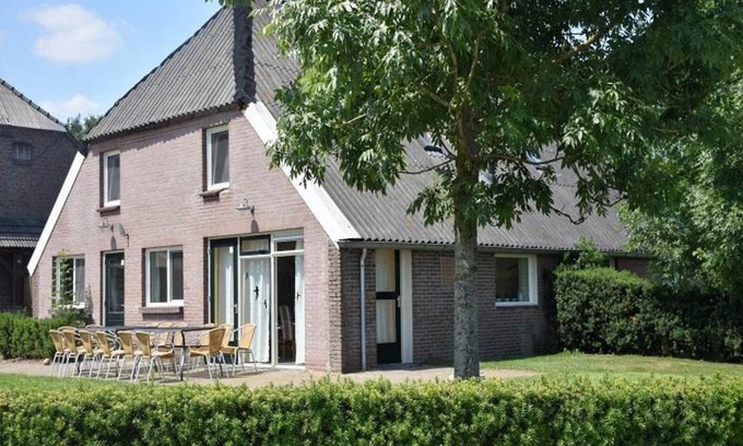 Drijber House | 139 m² House ∙ 8 bedrooms ∙ 15 guests