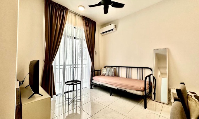 Kampung Sungai Nibong Apartment | 13A5TheSun#BayanLepas#QueensbayMall#CozyHomestay