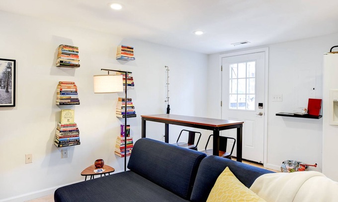 Columbia Heights Apartment | 13th St Library House - Walkscore 91!