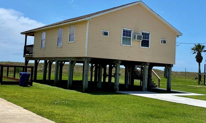 Matagorda House | 14 Beachfront