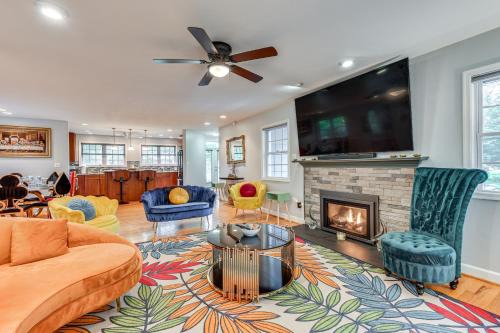 Colesville House | 14 Mi to DC Retreat with Hot Tub and Sunroom!