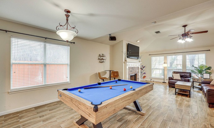 North San Antonio - SAT House | 14 Mi to Dtwn San Antonio: Home w/Pool & Yard