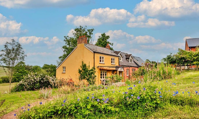 Monmouth Cottage | 140 m² Cabin ∙ 4 bedrooms ∙ 8 guests