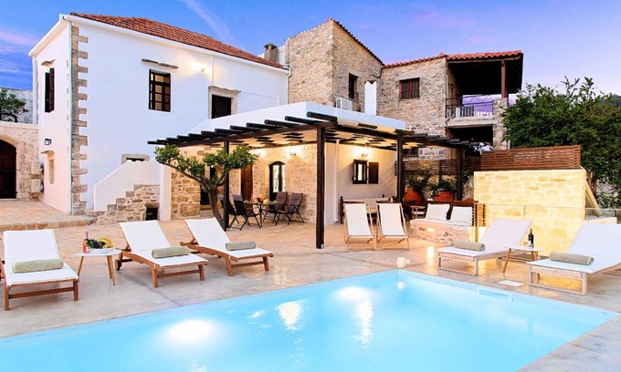 Argyroupoli House | 140 m² House ∙ 2 bedrooms ∙ 8 guests