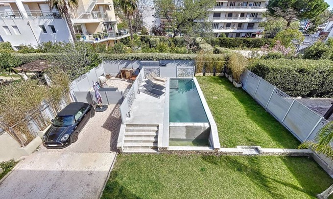 Mandelieu-La-Napoule Villa | 141 m² Villa ∙ 4 bedrooms ∙ 8 guests