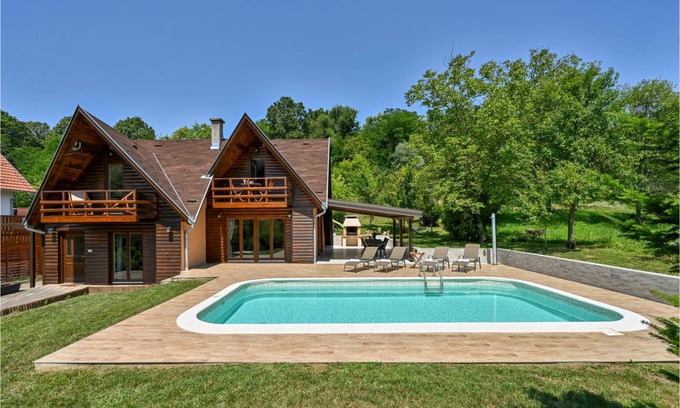 Petrinja House | 143 m² House ∙ 2 bedrooms ∙ 6 guests