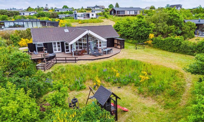 Handrup Strand House | 144 m² House ∙ 4 bedrooms ∙ 8 guests