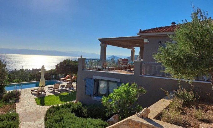Kilada House | 146 m² House ∙ 4 bedrooms ∙ 8 guests
