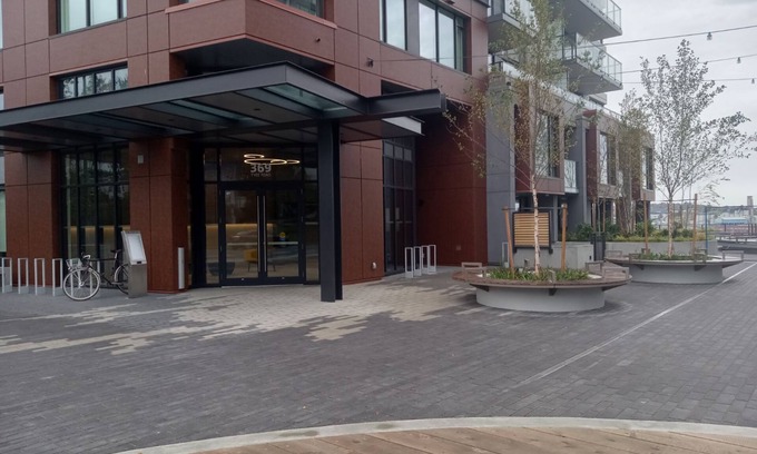 Inner Harbour Condo | #148 Beautiful1 bed condo on Tyee Rd EV parking!