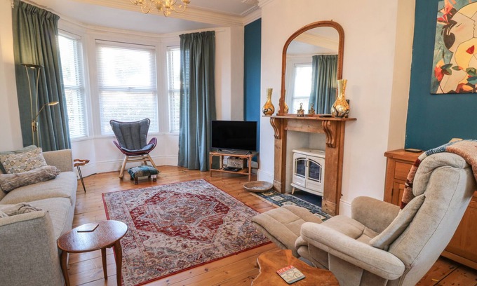 Plymouth Cottage | 15 BRUNSWICK PLACE, family friendly, with a garden in Stoke, Plymouth