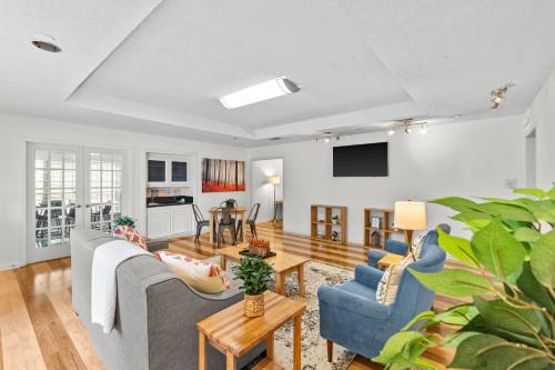 South Baton Rouge House | 15 Min to LSU & Downtown Oak Hills Place Hideaway