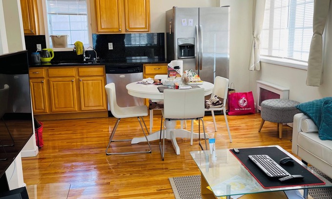 East Flushing House | 15 Min to Midtown on LIRR! 3-bed, 2 Full bath w Clotheswasher, Dryer, D/W.