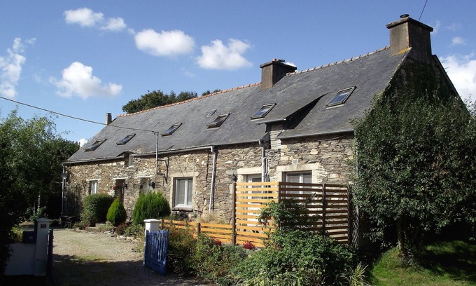 Merleac Cottage | 15 mins from Lac de Guerledan and 40 mins from the beaches on the north coast.